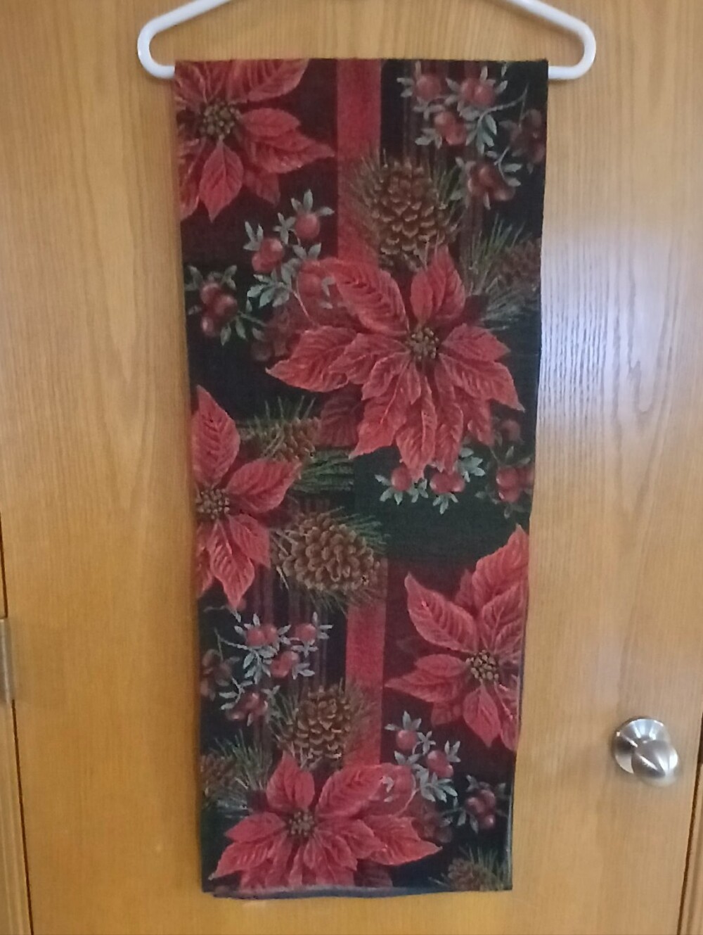 Poinsettia Table Runner Tapestry - Picture 7 of 8